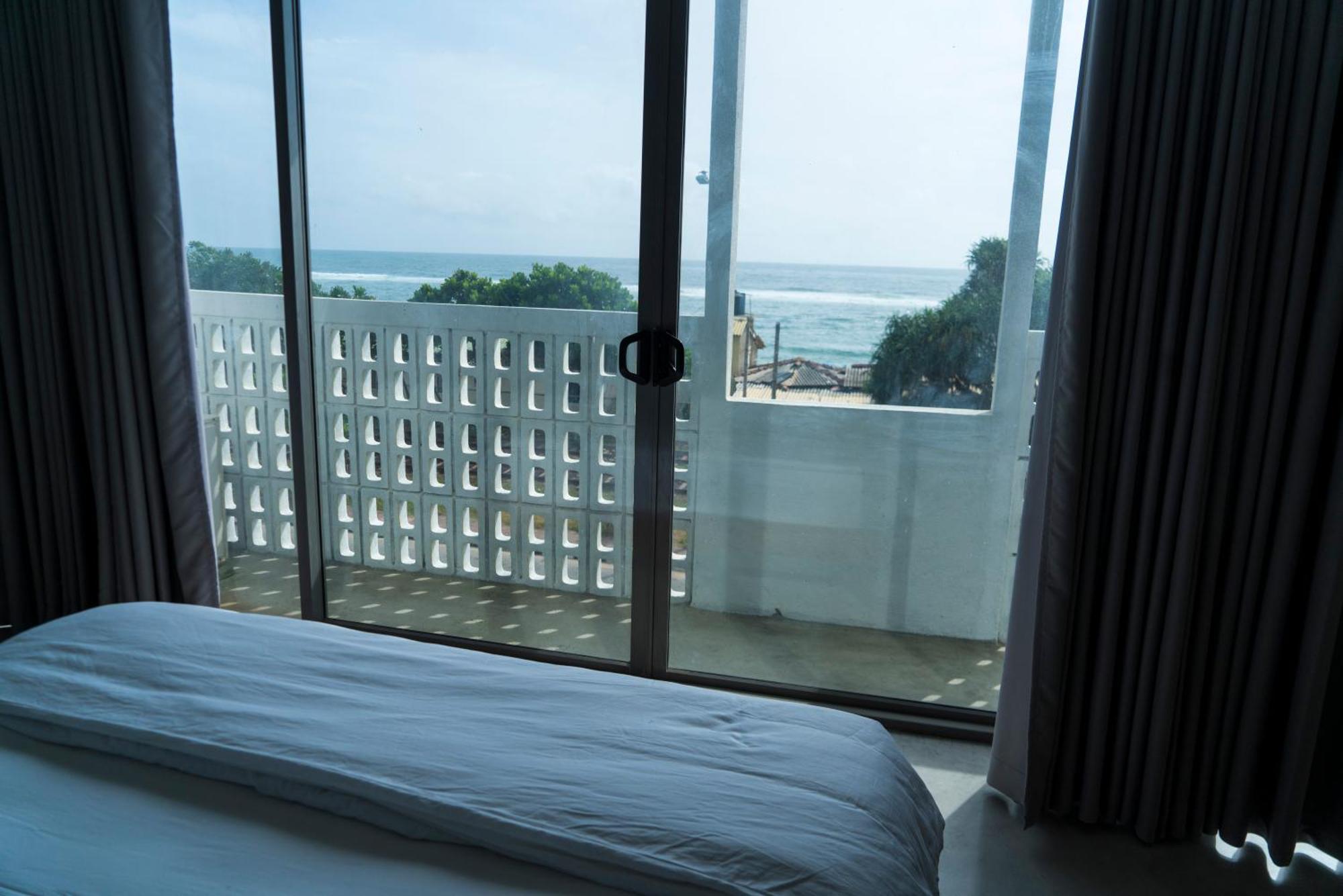 Four Petals Inn Kolombo Bagian luar foto