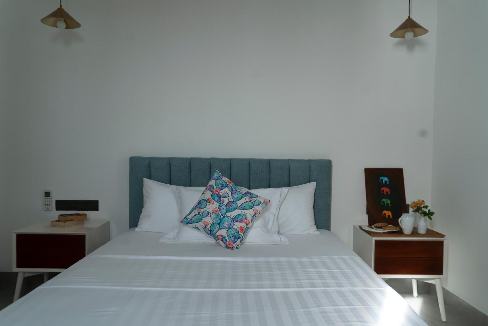 Four Petals Inn Kolombo Bagian luar foto