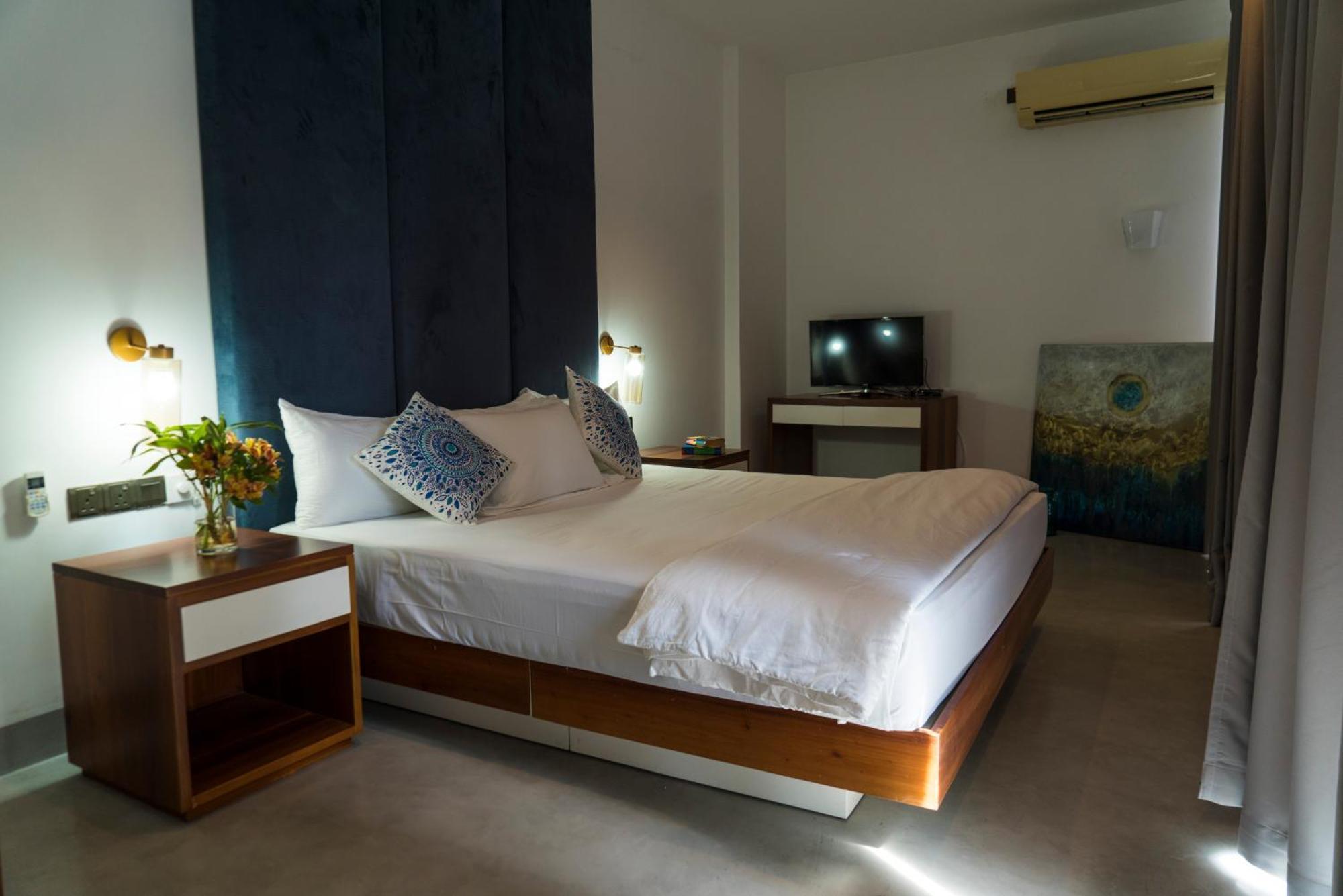 Four Petals Inn Kolombo Bagian luar foto