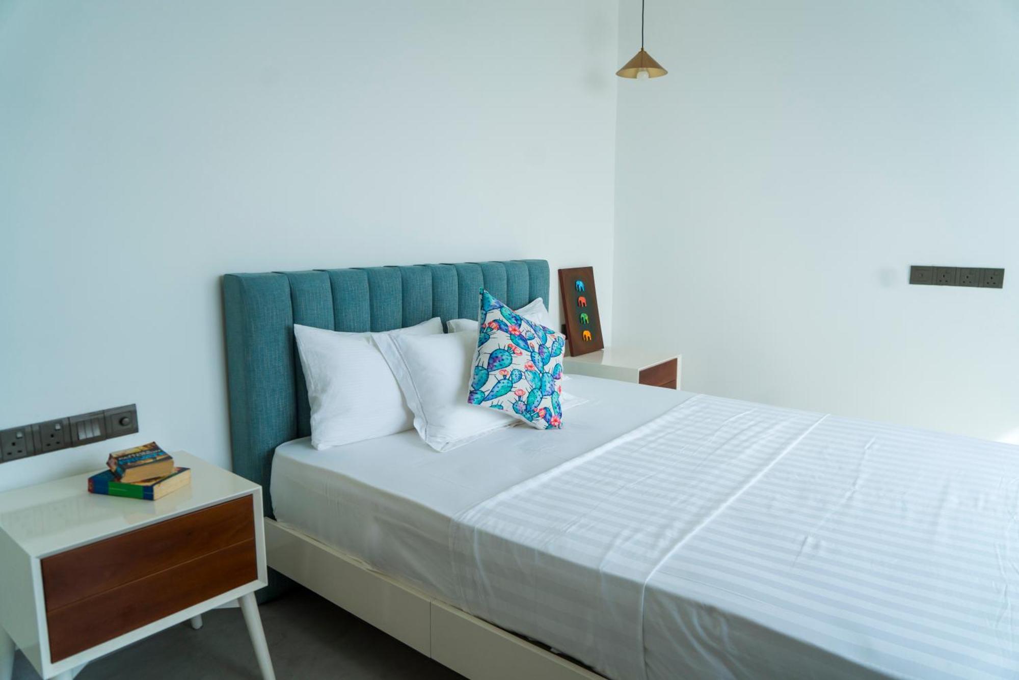 Four Petals Inn Kolombo Bagian luar foto